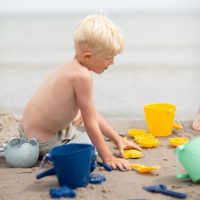 Składane wiaderko do wody i piasku Scrunch Bucket - Błękitny