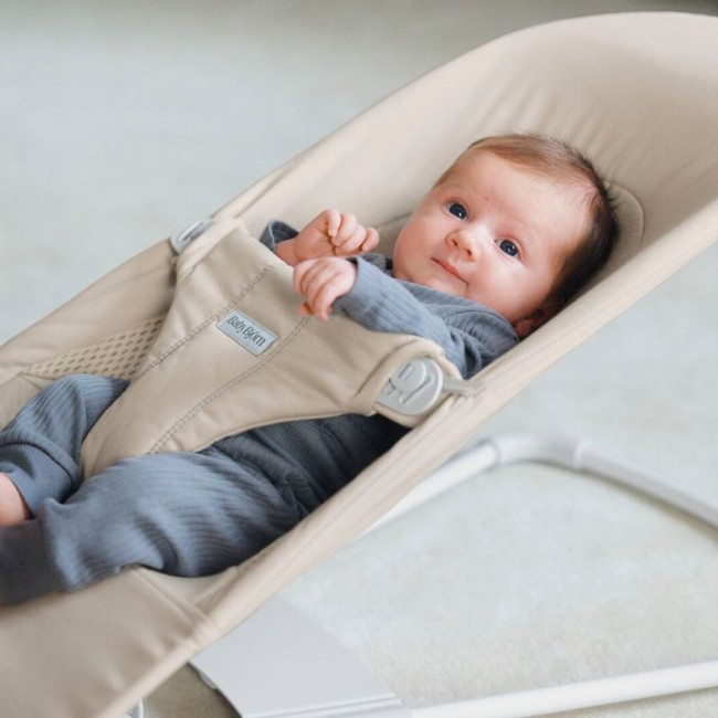 Leżaczek BABYBJORN BALANCE SOFT WOVEN/JERSEY - Jasny Beż