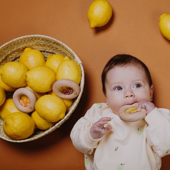 Grzechotka sensoryczna Petit Boum - Kiwi