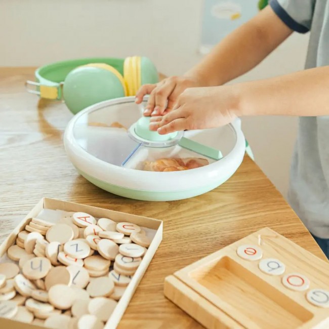 Duży pojemnik na przekąski Snack Spinner Gobe - Mint Green